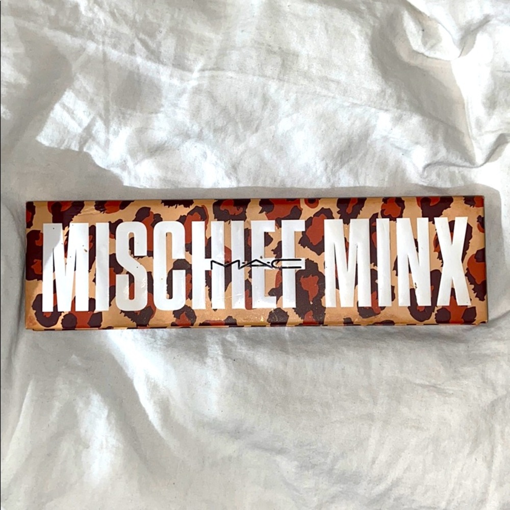 Mac Mischief Minx Face palette